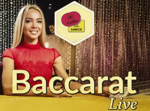 放松时刻，乔治娜晒与C罗度假照：🎞️🌈💗🦄✨